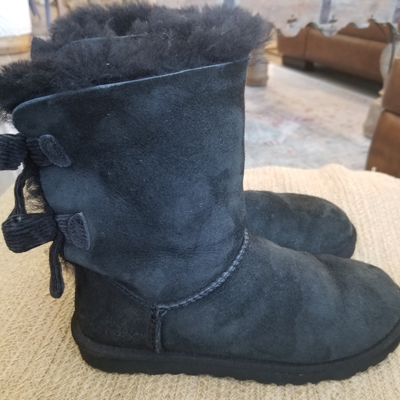EUC- UGG Bailey Bow II Boots - Picture 4 of 9